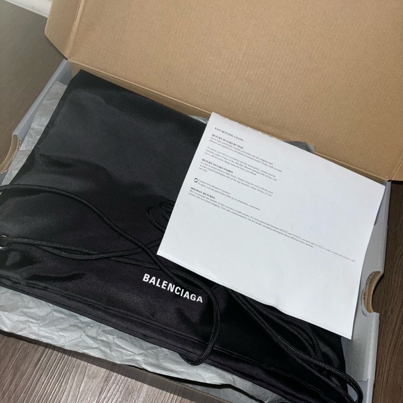 balenciaga - Picture 4 of 4